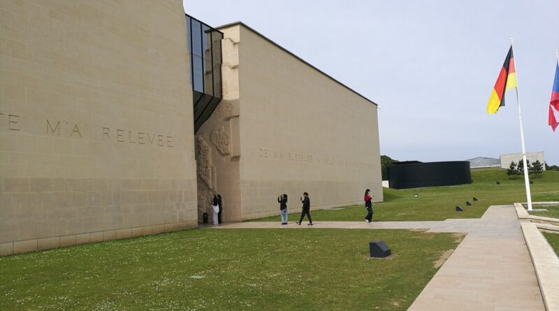 L'entrée du Mémorial